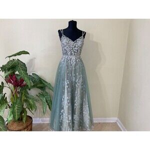 Cinderella Divine Sparkle Formal, Prom, Dress women’s Size 4 seafoam green